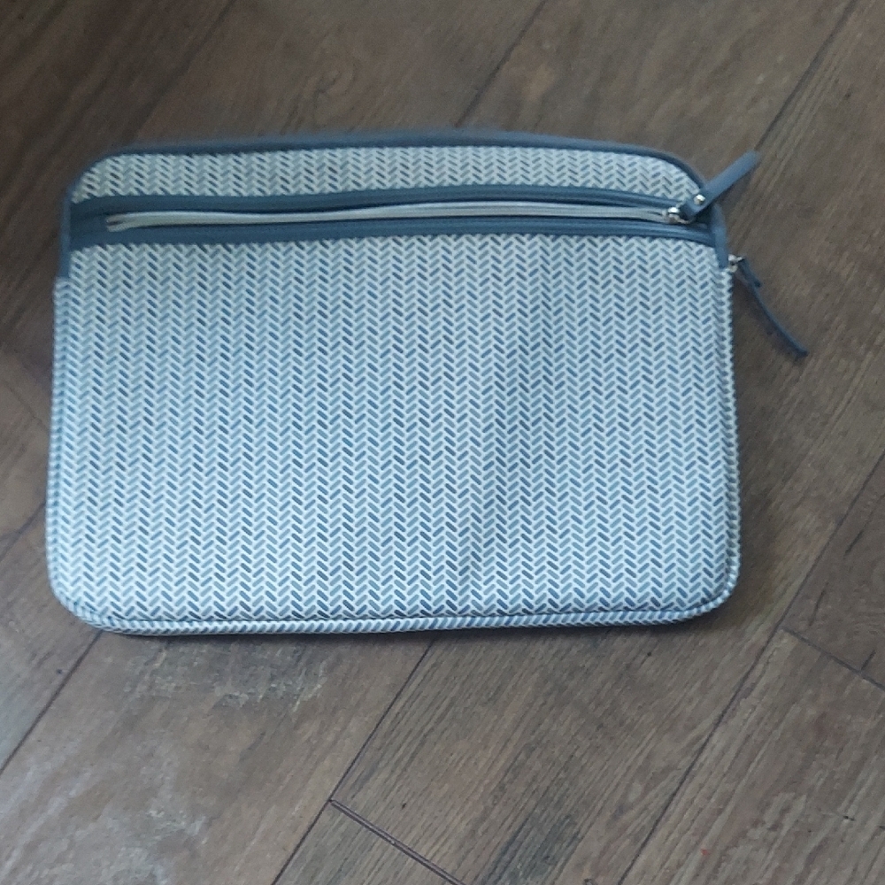 Targus Blue and White Tablet Sleeve for Stylish Protection